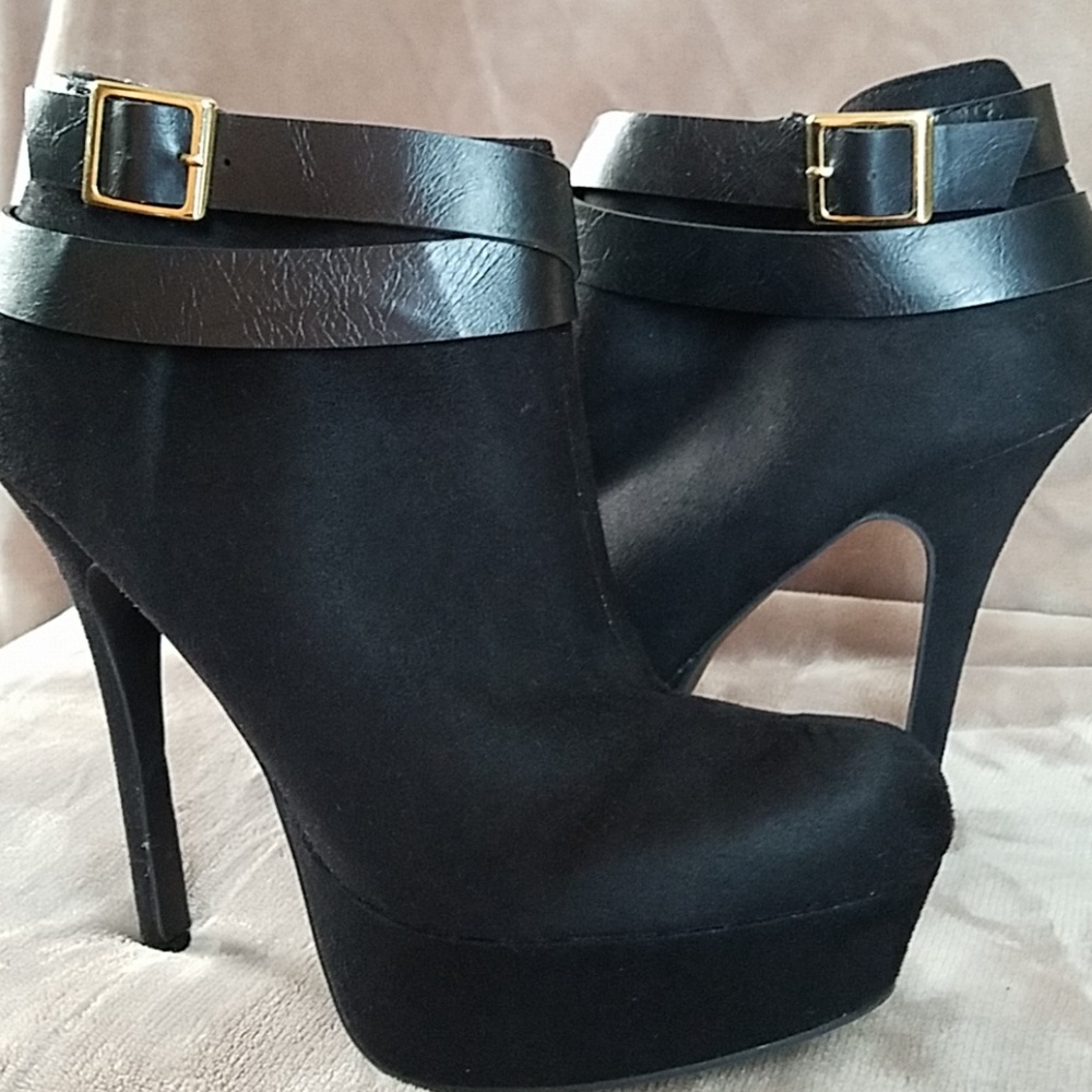 SUEDE BOOTIES